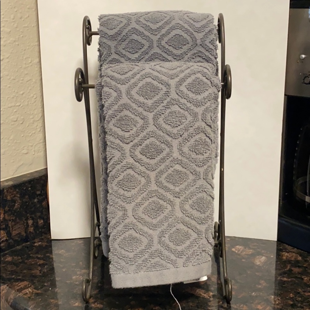 Kitchen towel rack